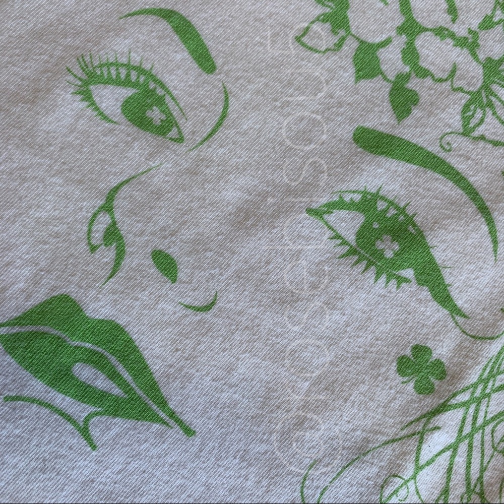 🍀Lucky Clover Graphic Print Tee Short Sleeve - Picture 2 of 8